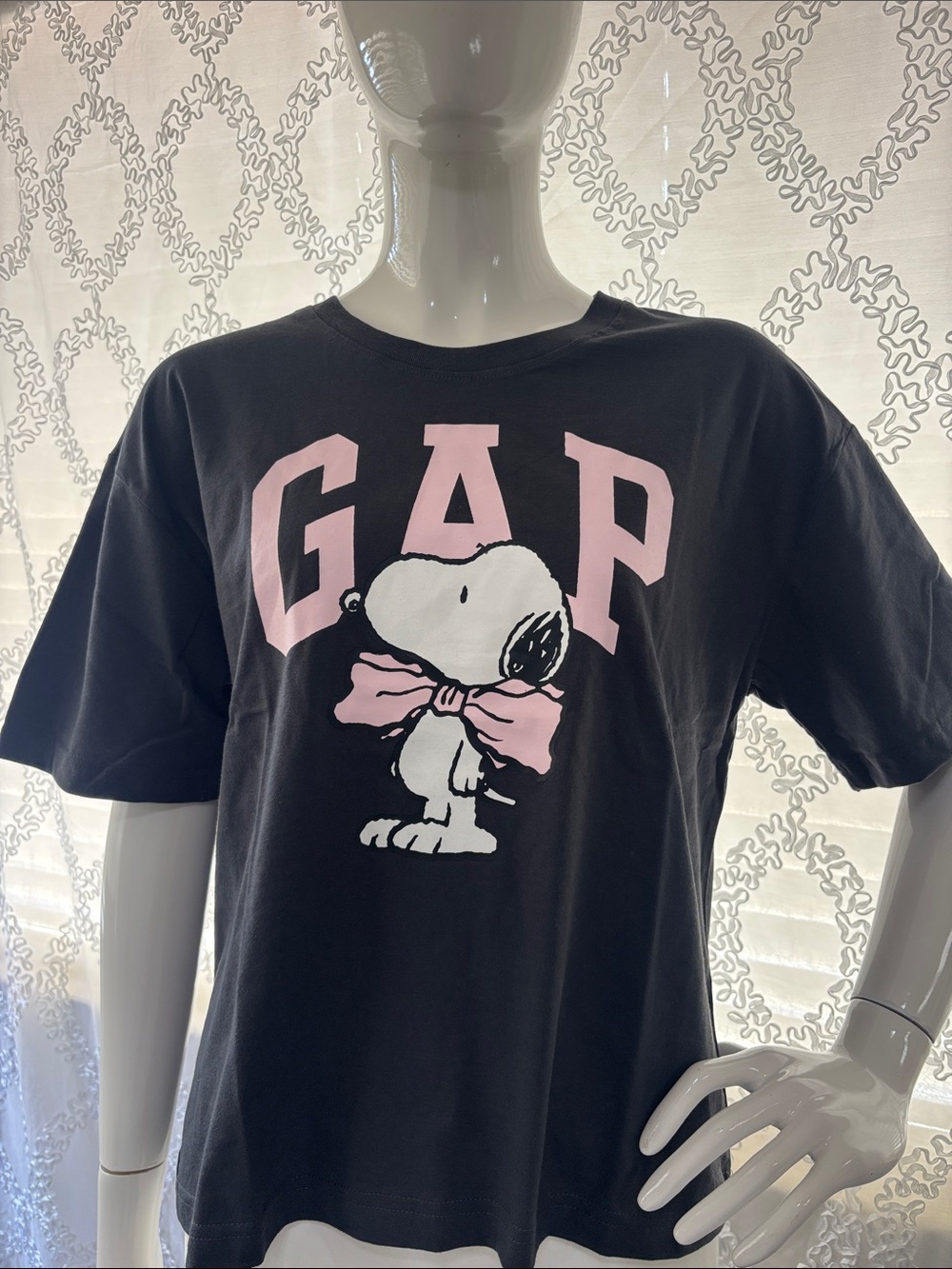GAP dark grey  Tee with Snoopy and Pink Bow